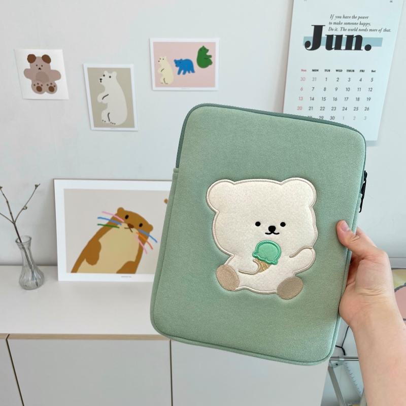 Bamtoree Bear - iPad/Laptop Pouch - Mint