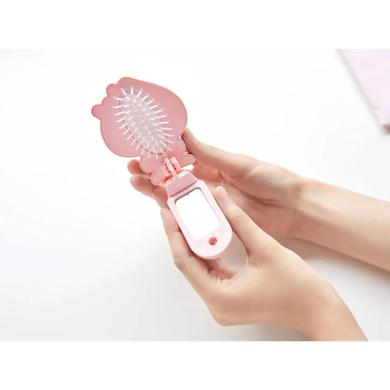 Kakao Friends - Lovely Apeach Pocket Hair Brush - Kakao Friends - Accessories - Harumio