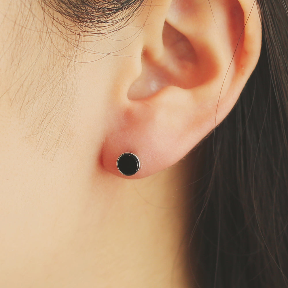 OST - Black Round Plated Ear Pierce