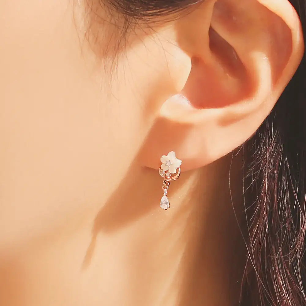 OST - Elegant Mother-of-Pearl Flower Rose Gold Earrings - OST - Jewelry - Harumio