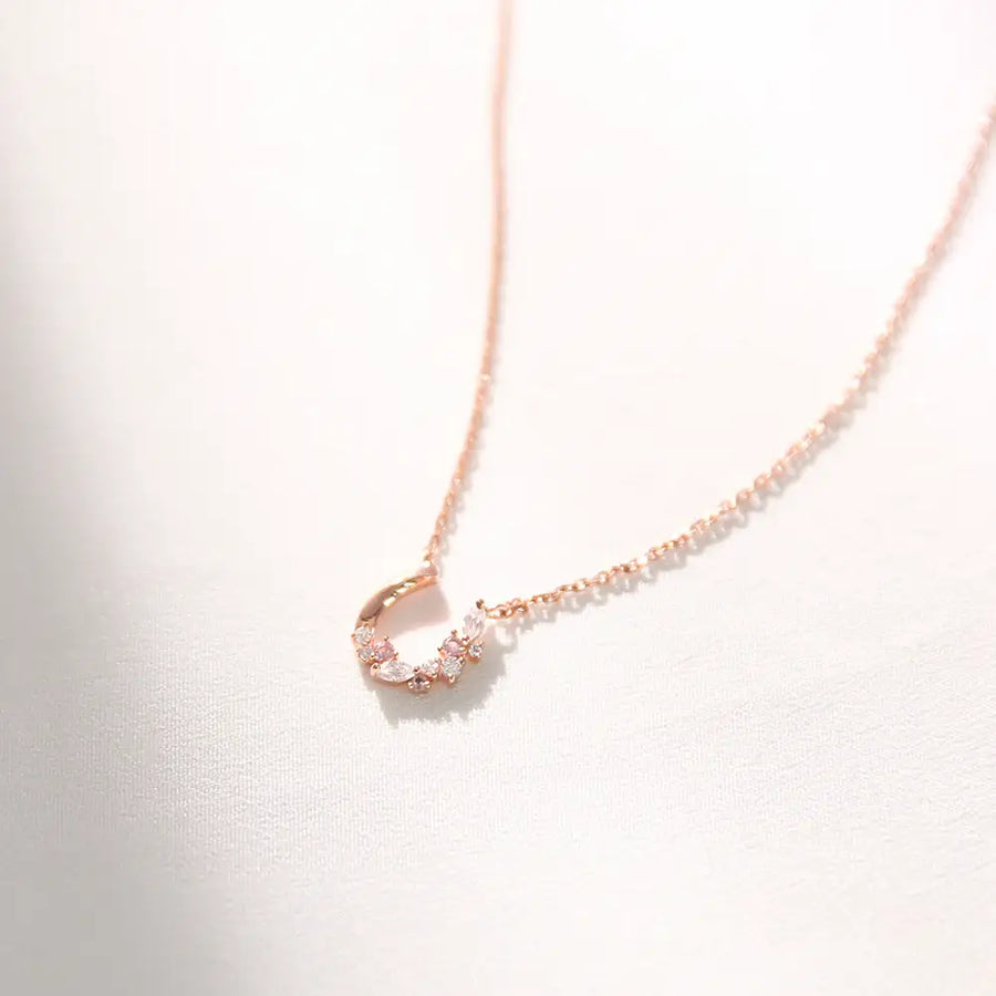 OST - Lucky Horseshoe White Flower Rose Gold Necklace - OST - Jewelry - Harumio
