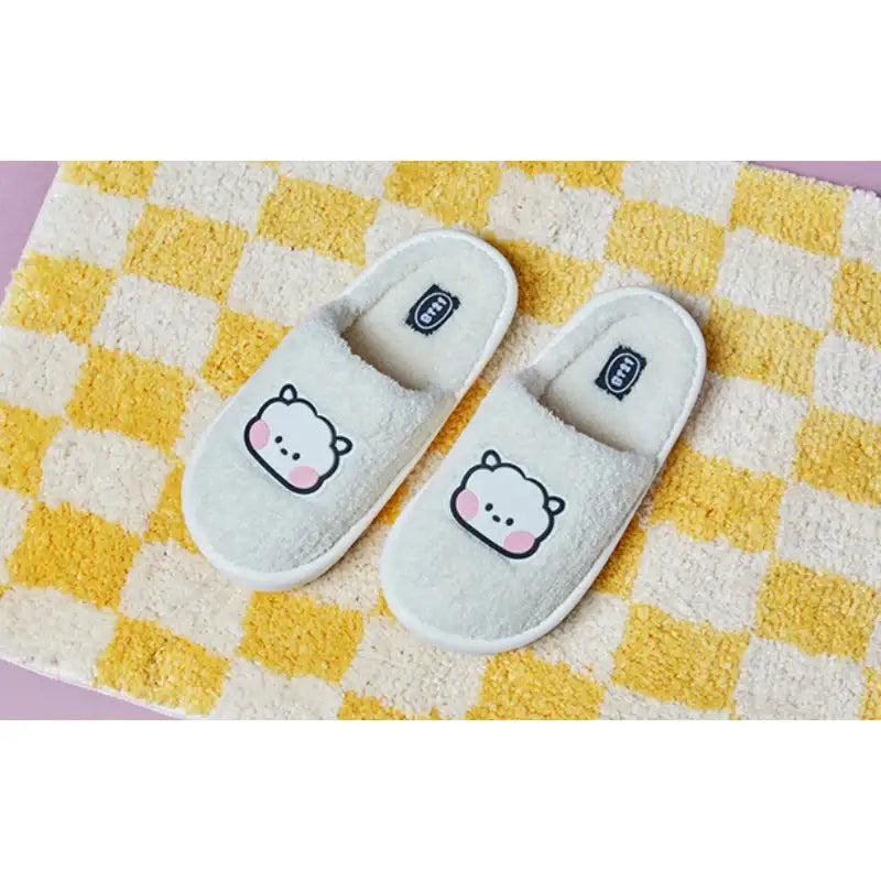 BT21 - Minini Big Face Boucle Slippers - LINE FRIENDS - Footwear - Harumio