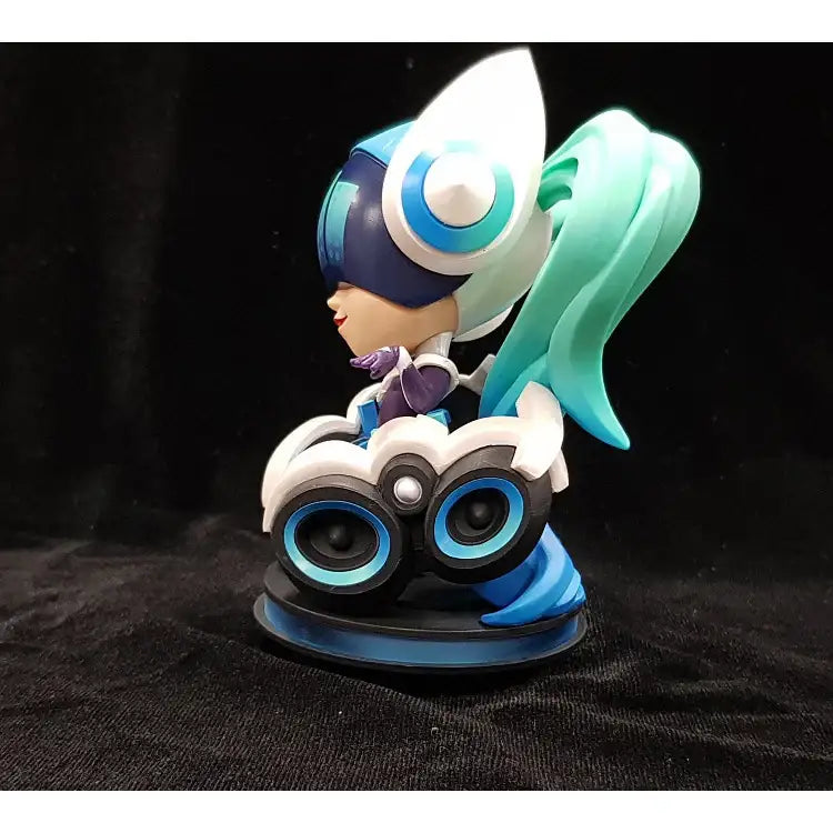 League of Legends - DJ Sona Figurine with LED Base - League of Legends - Accessories - Harumio