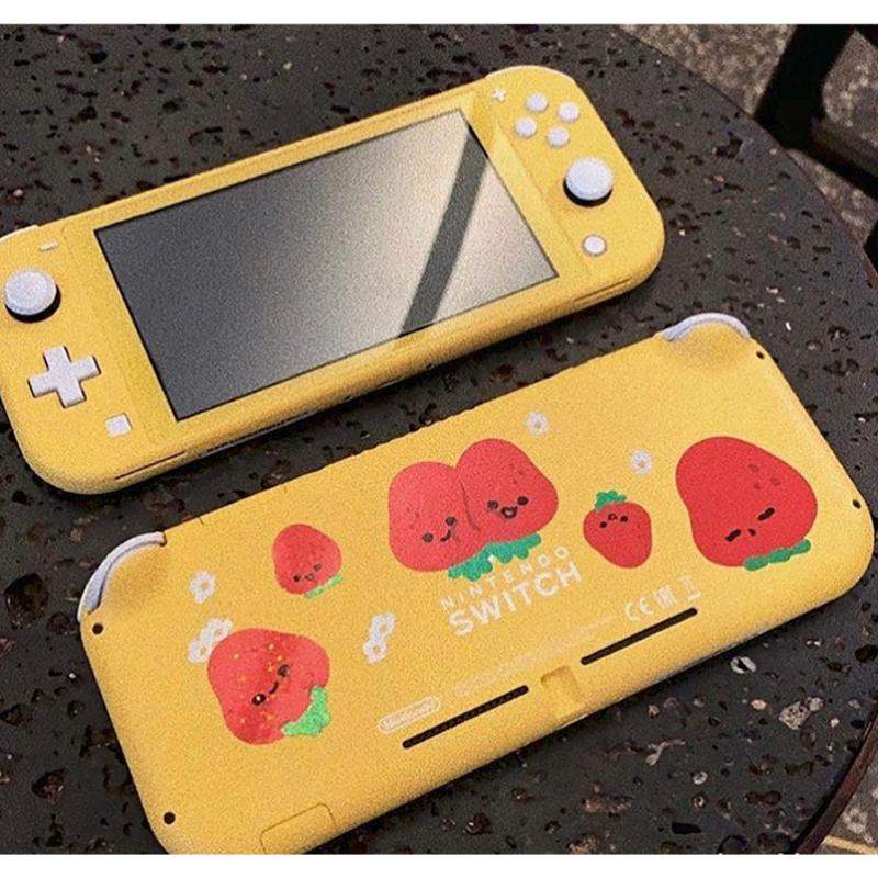 Pureureumdesign x 10x10 - Mini King Strawberries Hologram Sticker - Pureureumdesign - Accesories - Harumio