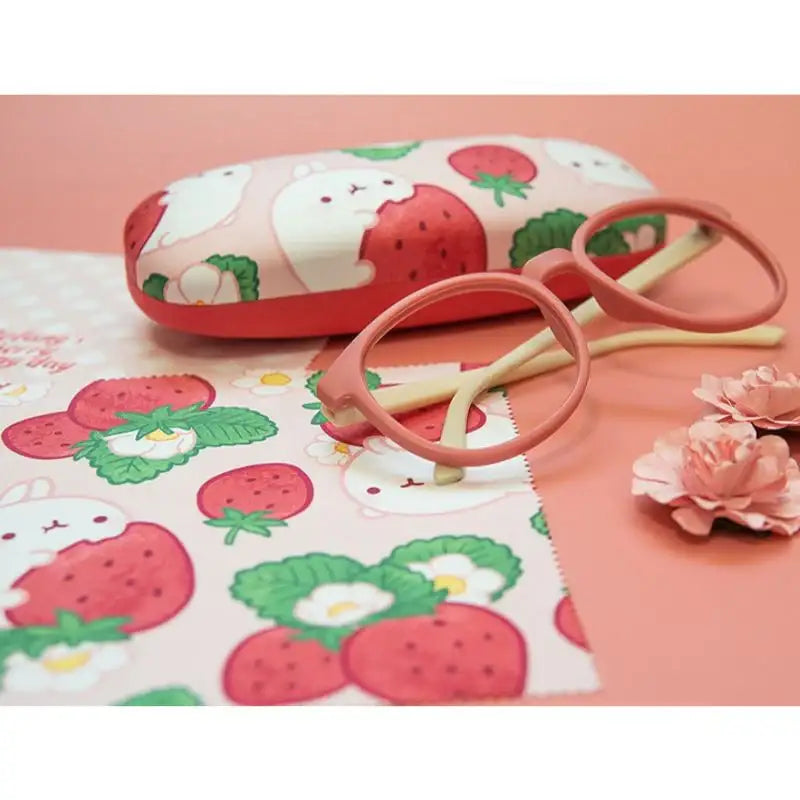 Molang - Glasses Cleaning Case Set - Spring Strawberry - Molang - Accessories - Harumio
