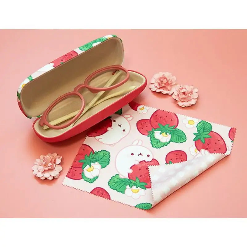 Molang - Glasses Cleaning Case Set - Spring Strawberry - Molang - Accessories - Harumio