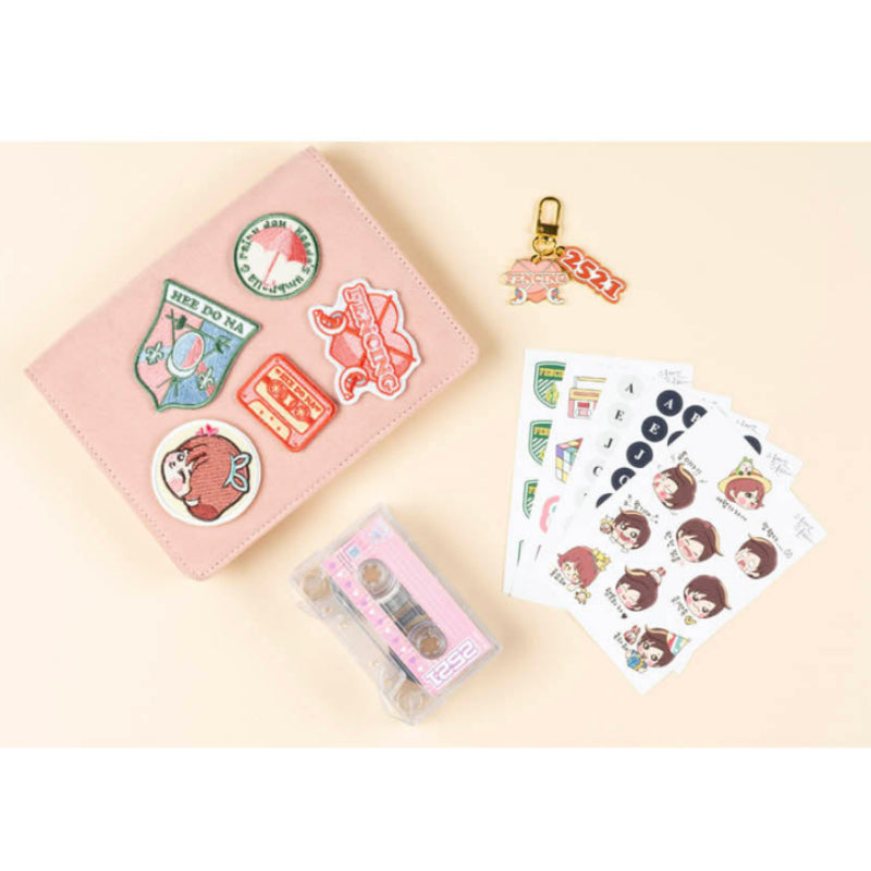 25 Twenty One - Official Heedo Diary & 5 Wappens - Harumio