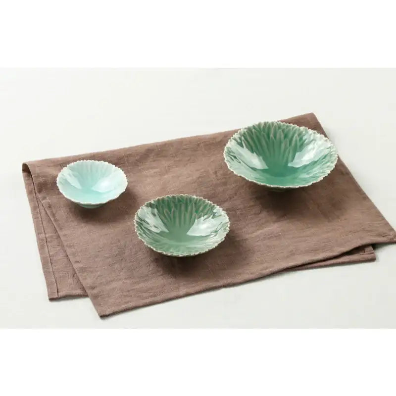 Chaora - Celadon Chrysanthemum Side Dish Plate - Chaora - Tableware - Harumio