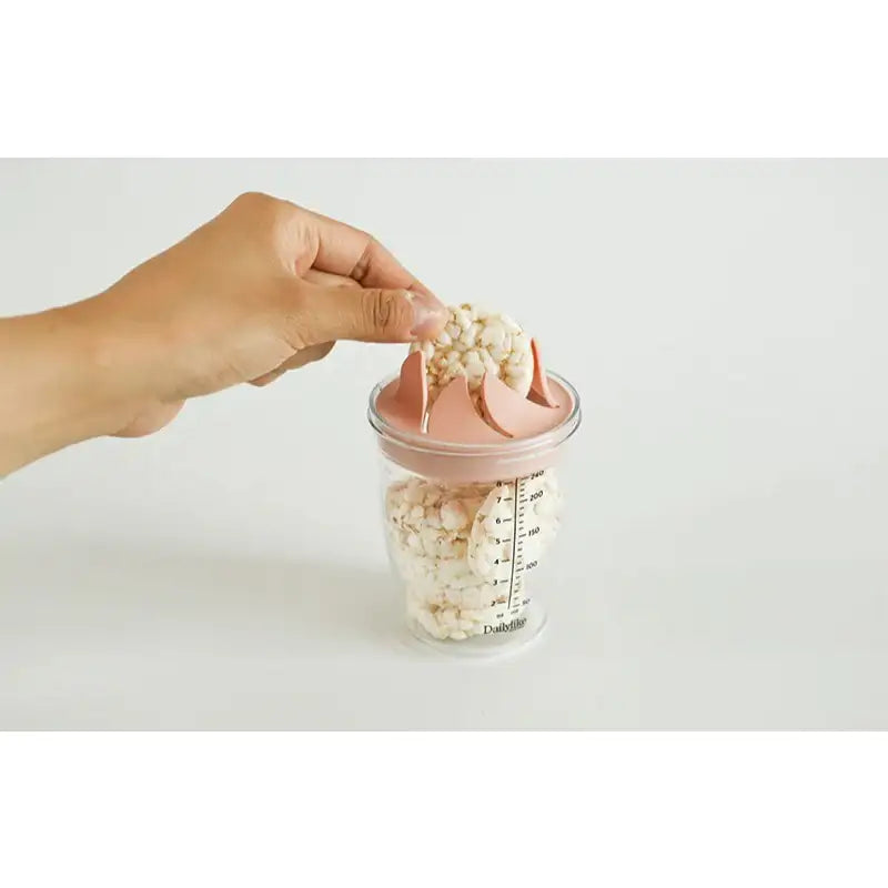 Dailylike x 10x10 - BonBon Strawberry Silicone Snack Cap - Dailylike x 10x10 - Kitchenware - Harumio