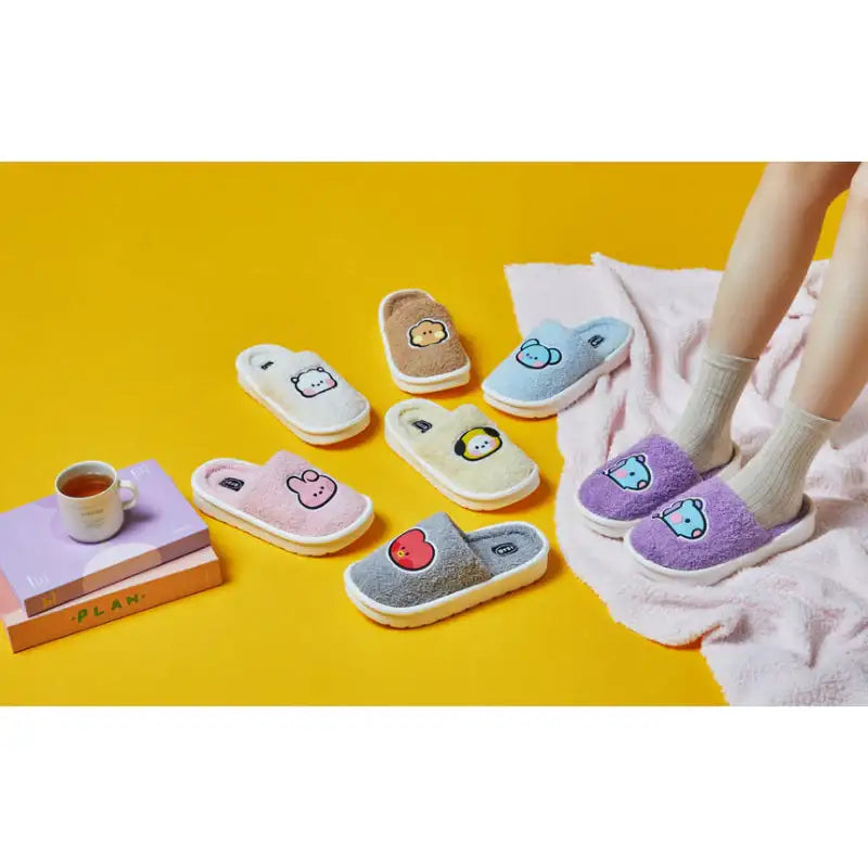 BT21 - Minini Big Face Boucle Slippers - LINE FRIENDS - Footwear - Harumio