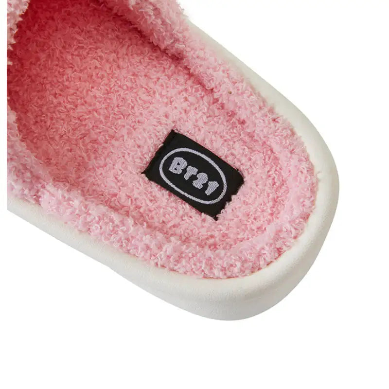 BT21 - Minini Big Face Boucle Slippers - LINE FRIENDS - Footwear - Harumio