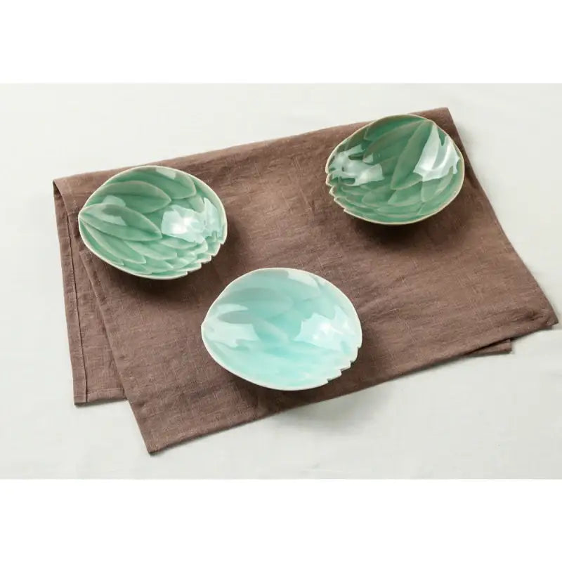 Chaora - Celadon Lotus Side Dish Plate - Chaora - Tableware - Harumio