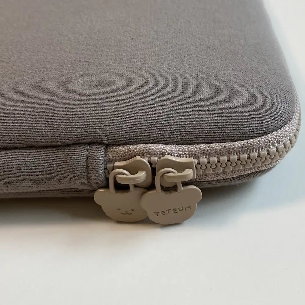 Teteum - Bebe Oing Laptop Pouch - Teteum - Accessories - Harumio