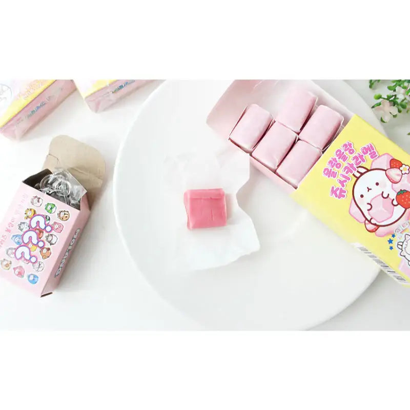 Molang - Juicy Caramel Strawberry Flavor With Keyring - Molang - Candy - Harumio