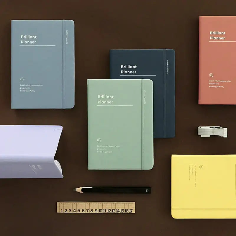Iconic - 2023 Brilliant Weekly Planner - ICONIC - Diary - Harumio