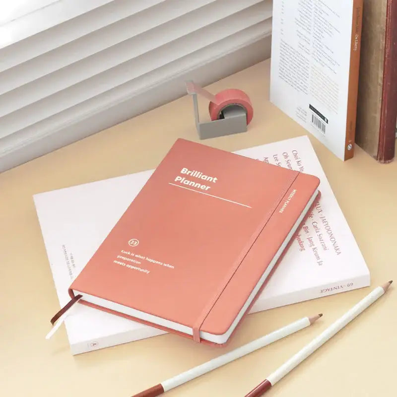 Iconic - 2023 Brilliant Weekly Planner - ICONIC - Diary - Harumio