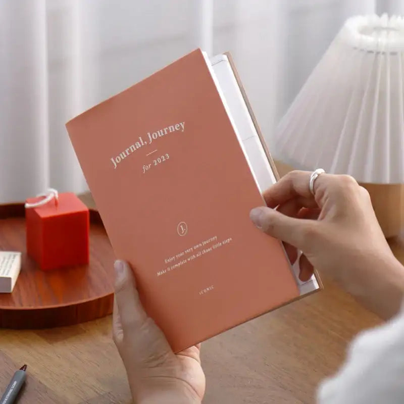 Iconic - 2023 Journal J Diary Free Weekly A5 - ICONIC - Diary - Harumio