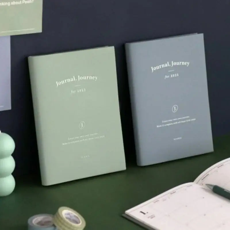 Iconic - 2023 Journal J Diary Plan Weekly B6 - ICONIC - Diary - Harumio