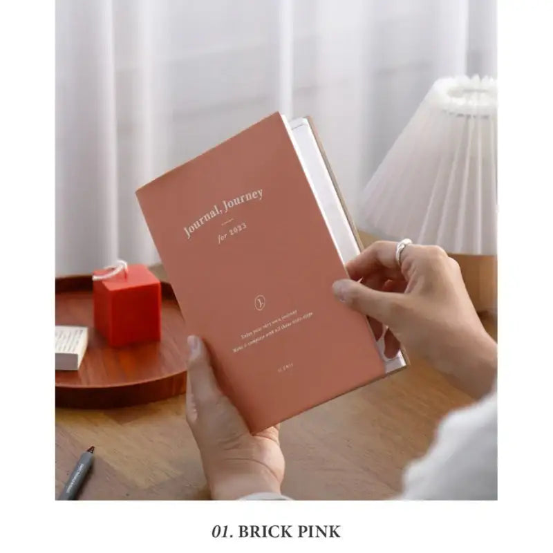 Iconic - 2023 Journal J Diary Free Weekly A5 - ICONIC - Diary - Harumio
