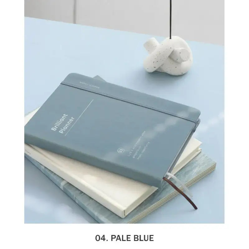Iconic - 2023 Brilliant Weekly Planner - ICONIC - Diary - Harumio