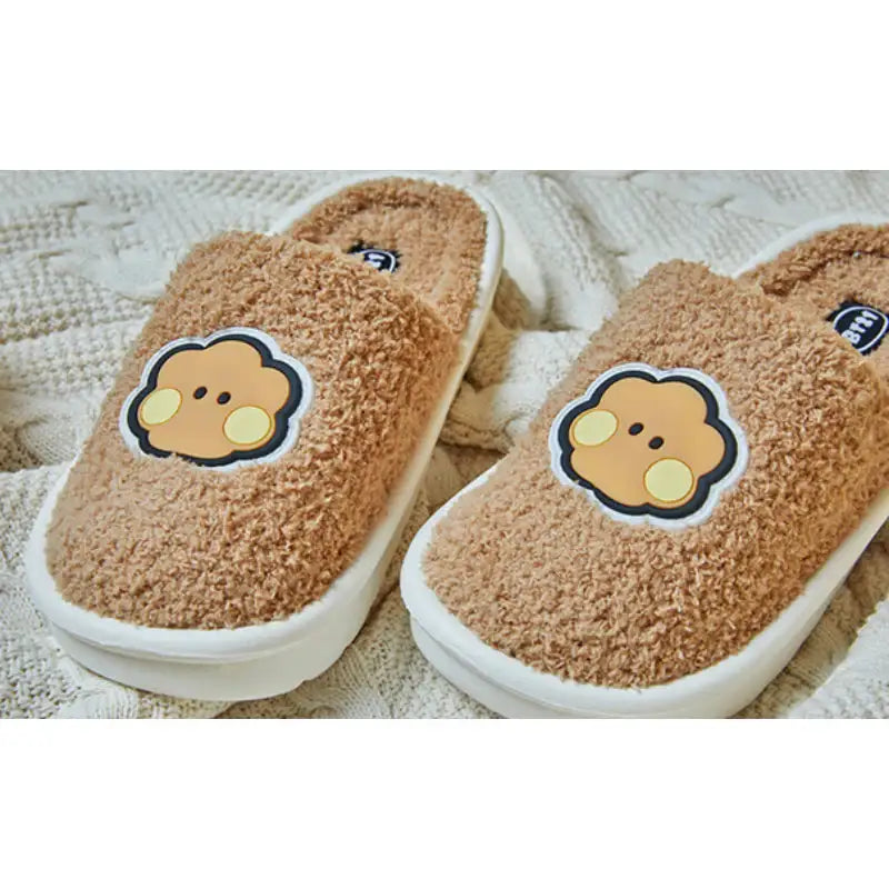 BT21 - Minini Big Face Boucle Slippers - LINE FRIENDS - Footwear - Harumio