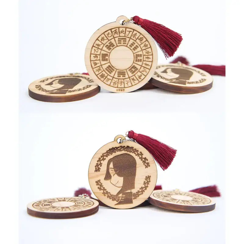 Unwind - Wooden Amulet Keychain - Webtoon Shop - Keychains - Harumio